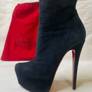 Christian Louboutin Daf Booty Daffodile platform booties in Navy Suede Size 38.5